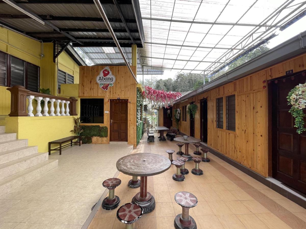 Aiza Homestay Opposite Abang Strawberry Taman Sedia Tanah Rata Zewnętrze zdjęcie