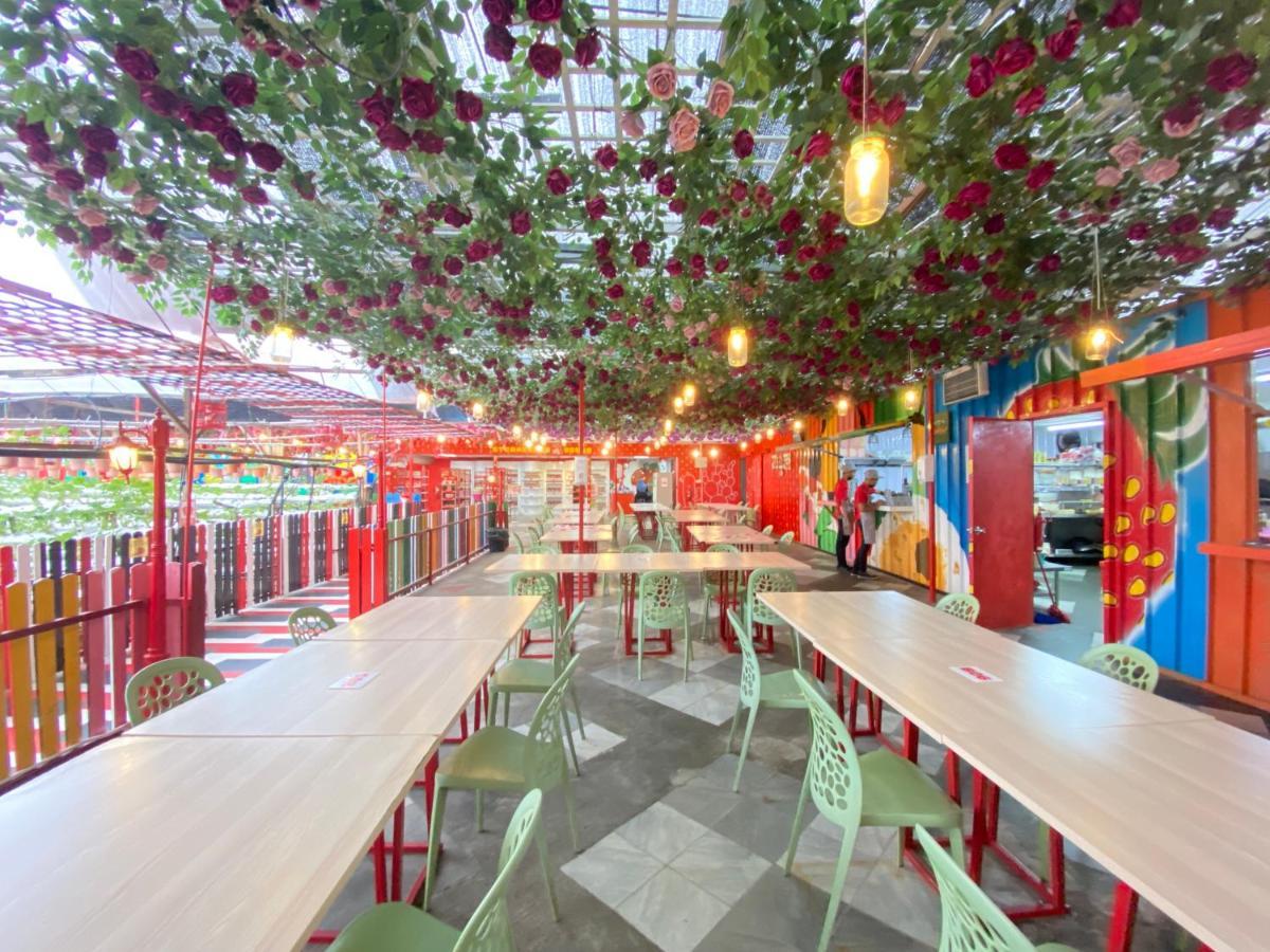 Aiza Homestay Opposite Abang Strawberry Taman Sedia Tanah Rata Zewnętrze zdjęcie