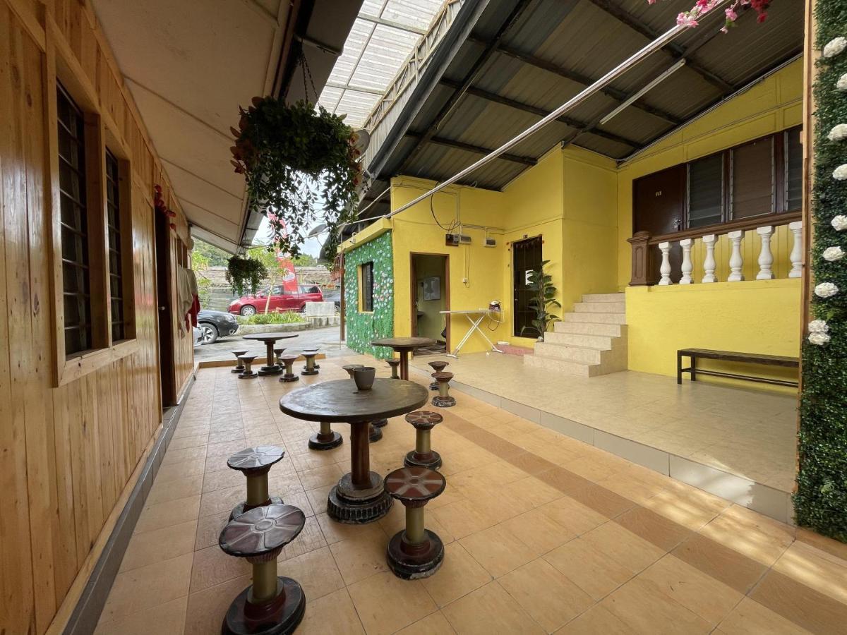 Aiza Homestay Opposite Abang Strawberry Taman Sedia Tanah Rata Zewnętrze zdjęcie