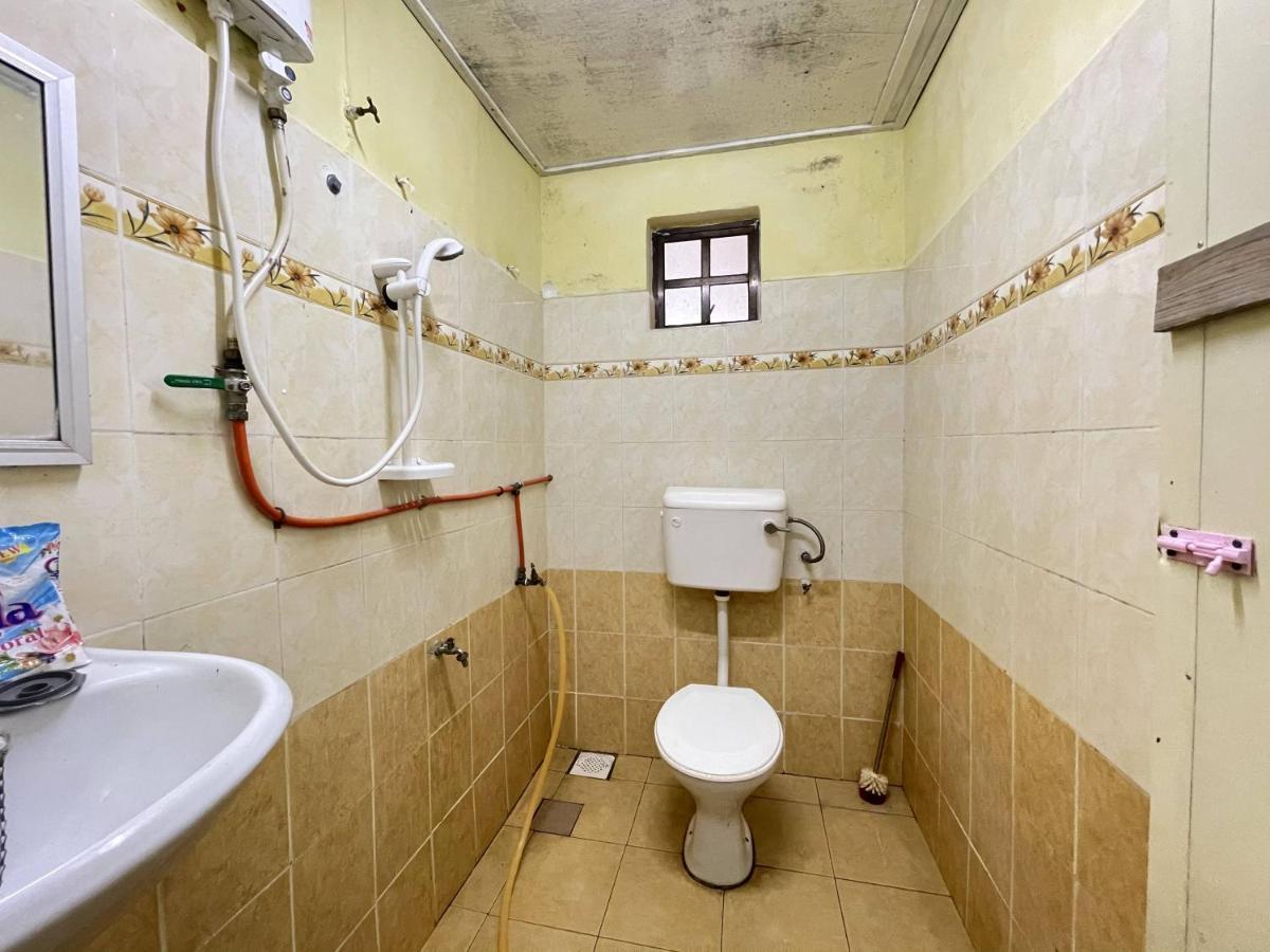 Aiza Homestay Opposite Abang Strawberry Taman Sedia Tanah Rata Zewnętrze zdjęcie