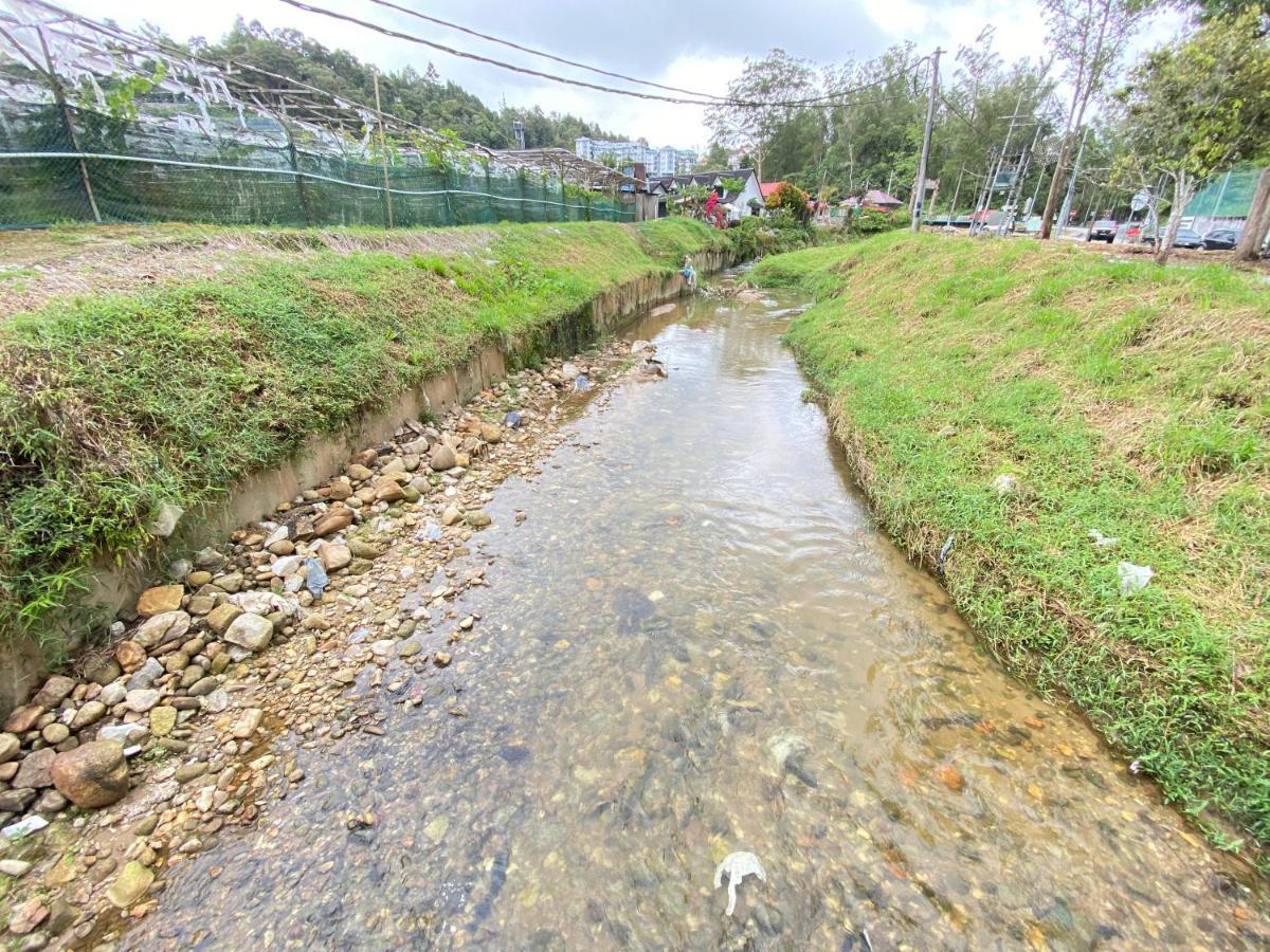 Aiza Homestay Opposite Abang Strawberry Taman Sedia Tanah Rata Zewnętrze zdjęcie