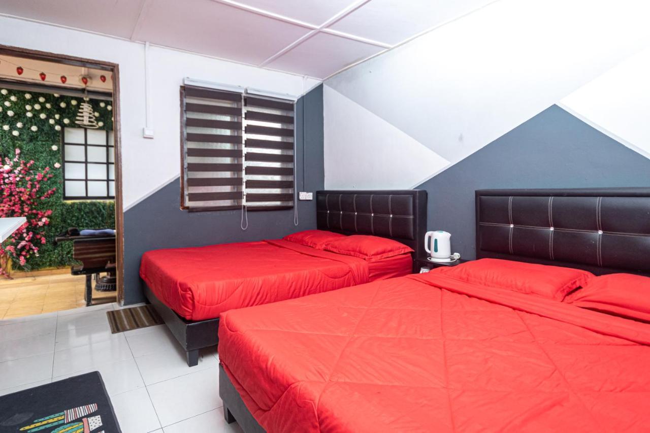 Aiza Homestay Opposite Abang Strawberry Taman Sedia Tanah Rata Zewnętrze zdjęcie