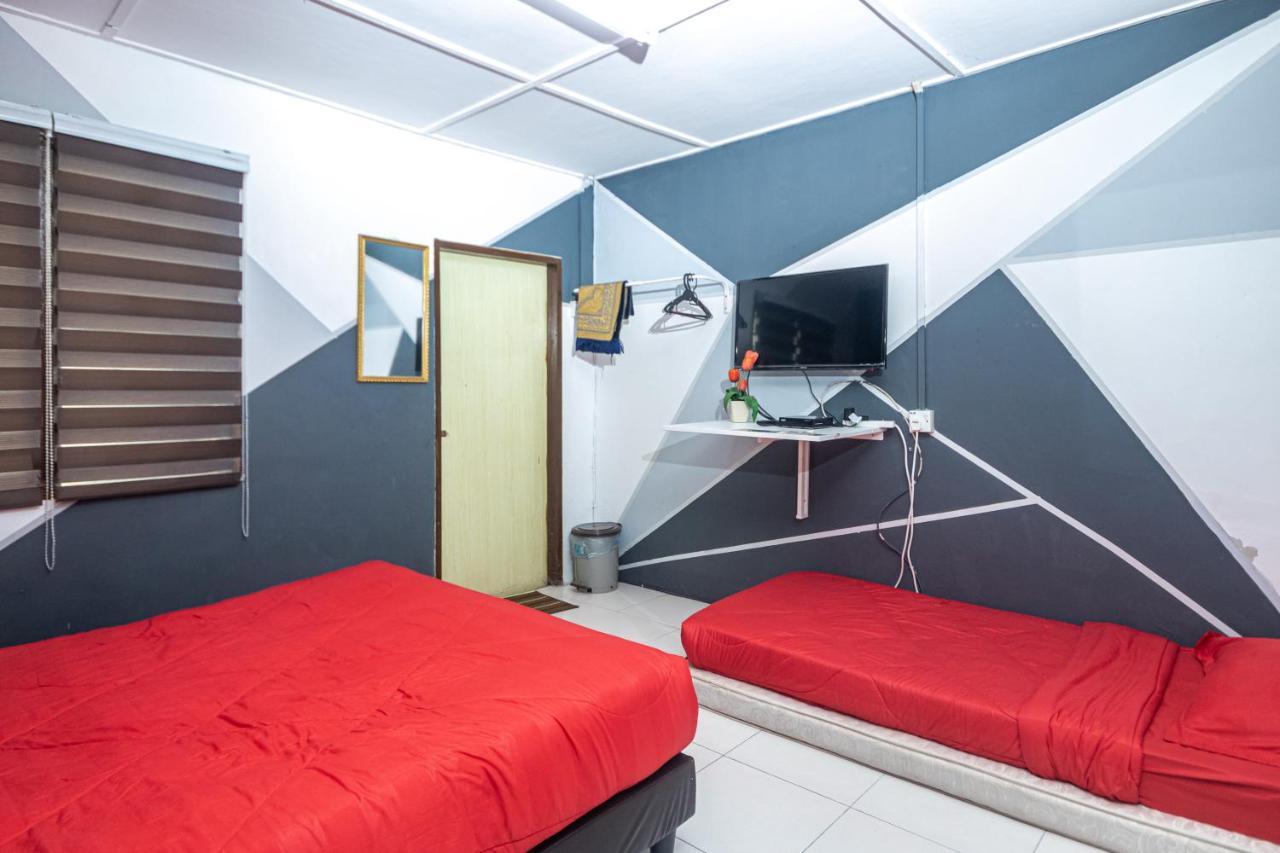Aiza Homestay Opposite Abang Strawberry Taman Sedia Tanah Rata Zewnętrze zdjęcie