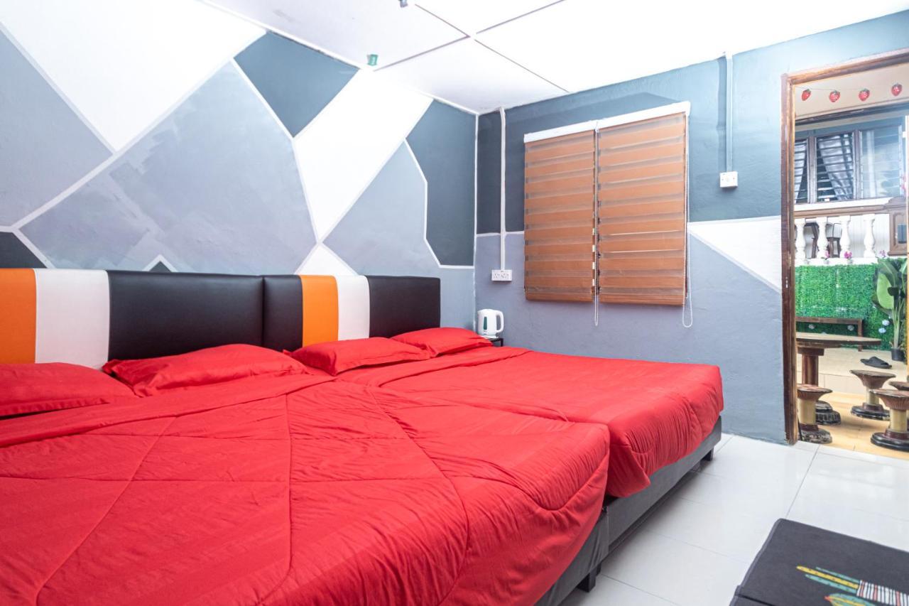 Aiza Homestay Opposite Abang Strawberry Taman Sedia Tanah Rata Zewnętrze zdjęcie