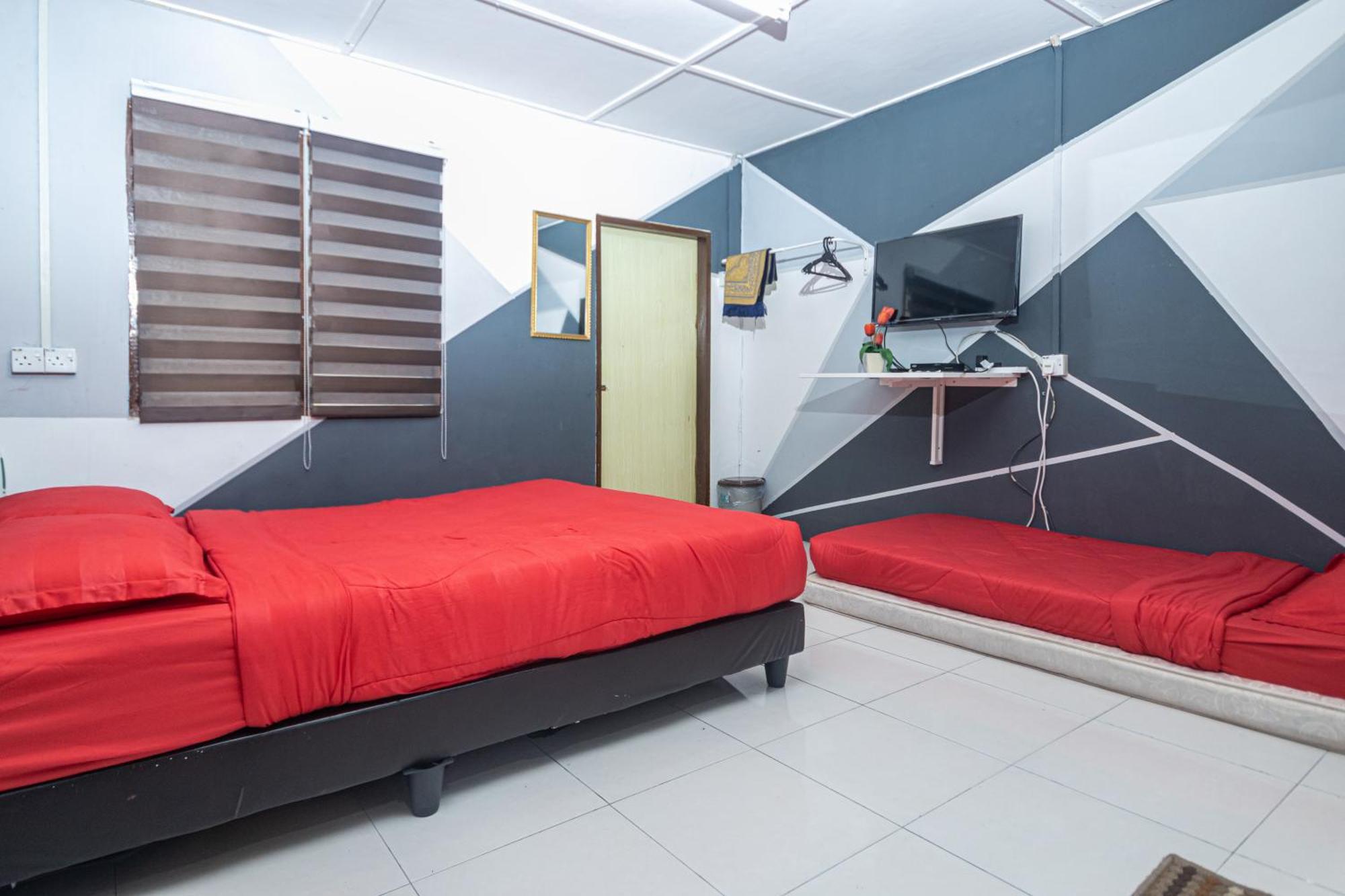 Aiza Homestay Opposite Abang Strawberry Taman Sedia Tanah Rata Zewnętrze zdjęcie