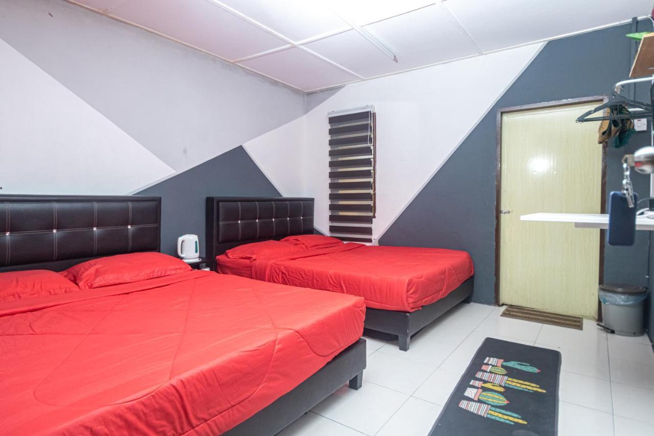Aiza Homestay Opposite Abang Strawberry Taman Sedia Tanah Rata Zewnętrze zdjęcie