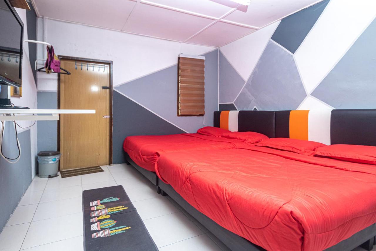 Aiza Homestay Opposite Abang Strawberry Taman Sedia Tanah Rata Zewnętrze zdjęcie